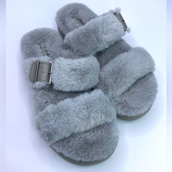 Koolaburra Shoes - Koolaburra by UGGS women’s gray, fuzzy furry sandals, size 9 New without tags